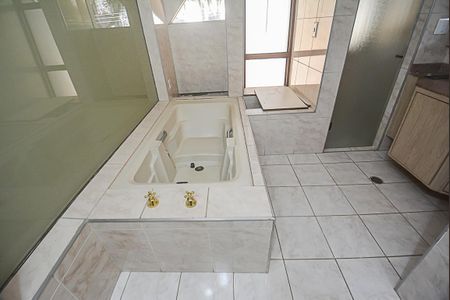 Casa à venda com 250m², 3 quartos e 5 vagas Casa à venda com 250m², 3 quartos e 5 vagasBanheiro da Suíte
