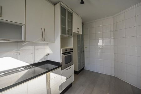 Casa à venda com 250m², 3 quartos e 5 vagas Casa à venda com 250m², 3 quartos e 5 vagasCozinha