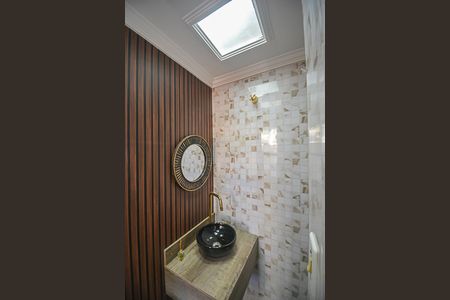 Casa à venda com 250m², 3 quartos e 5 vagas Casa à venda com 250m², 3 quartos e 5 vagasLavabo