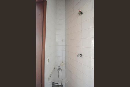 Casa à venda com 250m², 3 quartos e 5 vagas Casa à venda com 250m², 3 quartos e 5 vagasBanheiro de serviço