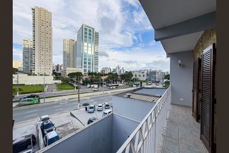 Casa à venda com 250m², 3 quartos e 5 vagasFoto 01
