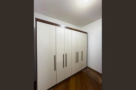 Casa à venda com 250m², 3 quartos e 5 vagasFoto 01