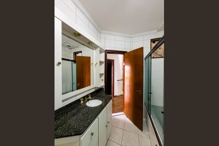 Casa à venda com 250m², 3 quartos e 5 vagasFoto 01
