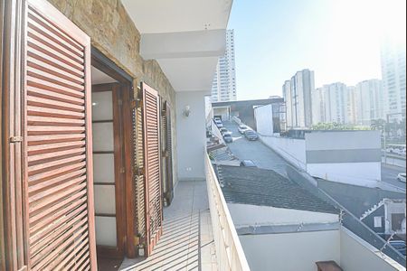 Casa à venda com 250m², 3 quartos e 5 vagas Casa à venda com 250m², 3 quartos e 5 vagasSacada do Quarto 2 e 3