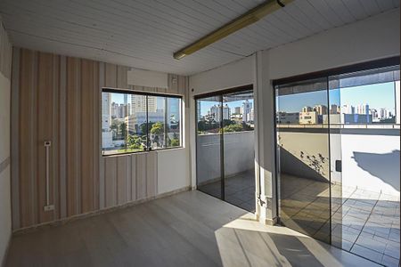 Casa à venda com 250m², 3 quartos e 5 vagas Casa à venda com 250m², 3 quartos e 5 vagasQuarto de Serviço
