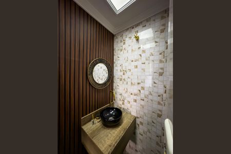 Casa à venda com 250m², 3 quartos e 5 vagasFoto 01