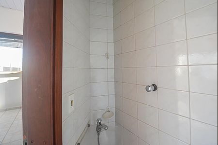 Casa à venda com 250m², 3 quartos e 5 vagas Casa à venda com 250m², 3 quartos e 5 vagasBanheiro de serviço