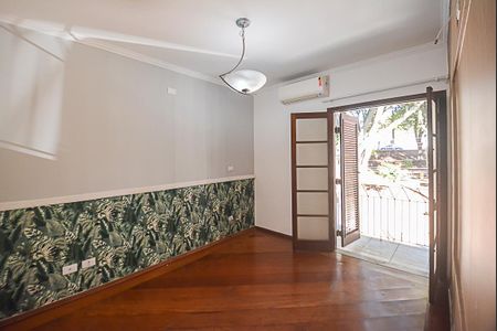 Casa à venda com 250m², 3 quartos e 5 vagas Casa à venda com 250m², 3 quartos e 5 vagasQuarto Suíte