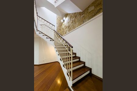 Casa à venda com 250m², 3 quartos e 5 vagasFoto 01