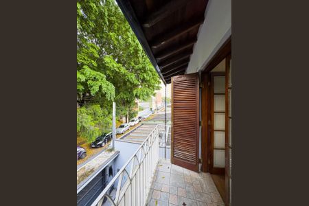 Casa à venda com 250m², 3 quartos e 5 vagasFoto 01