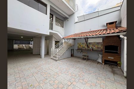 Casa à venda com 250m², 3 quartos e 5 vagasFoto 01