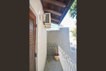 Casa à venda com 250m², 3 quartos e 5 vagas Casa à venda com 250m², 3 quartos e 5 vagasSacada do Quarto Suíte