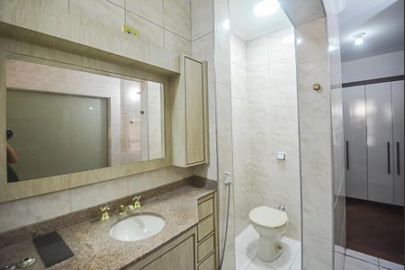 Casa à venda com 250m², 3 quartos e 5 vagas Casa à venda com 250m², 3 quartos e 5 vagasBanheiro da Suíte