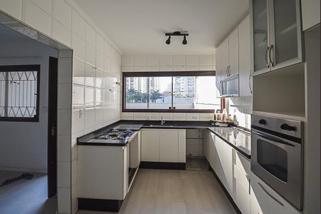 Casa à venda com 250m², 3 quartos e 5 vagas Casa à venda com 250m², 3 quartos e 5 vagasCozinha