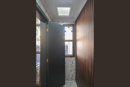 Casa à venda com 250m², 3 quartos e 5 vagas Casa à venda com 250m², 3 quartos e 5 vagasLavabo