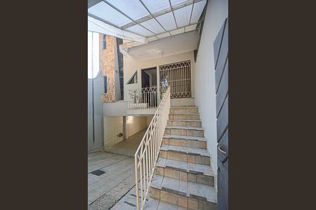 Casa à venda com 250m², 3 quartos e 5 vagas Casa à venda com 250m², 3 quartos e 5 vagasHall de entrada