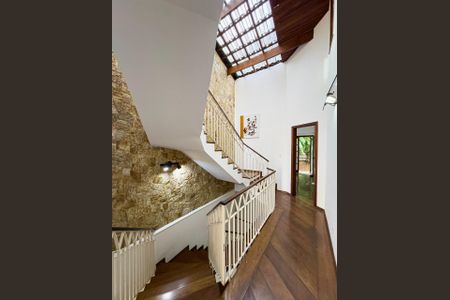 Casa à venda com 250m², 3 quartos e 5 vagasFoto 01