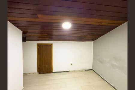 Casa à venda com 250m², 3 quartos e 5 vagasFoto 01