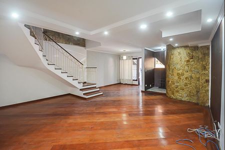Casa à venda com 250m², 3 quartos e 5 vagas Casa à venda com 250m², 3 quartos e 5 vagasSala