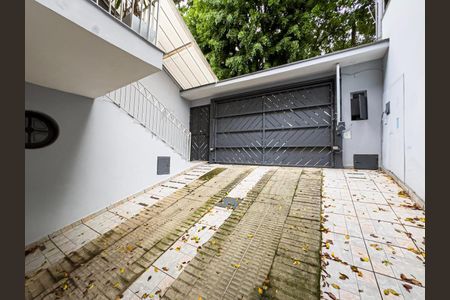 Casa à venda com 250m², 3 quartos e 5 vagasFoto 01