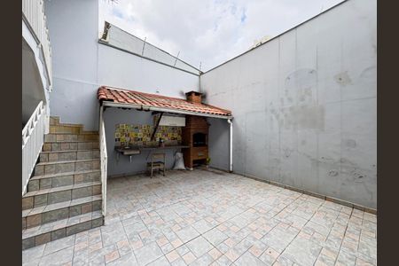 Casa à venda com 250m², 3 quartos e 5 vagasFoto 01