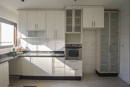 Casa à venda com 250m², 3 quartos e 5 vagas Casa à venda com 250m², 3 quartos e 5 vagasCozinha