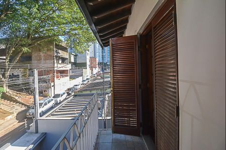 Casa à venda com 250m², 3 quartos e 5 vagas Casa à venda com 250m², 3 quartos e 5 vagasSacada do Quarto Suíte