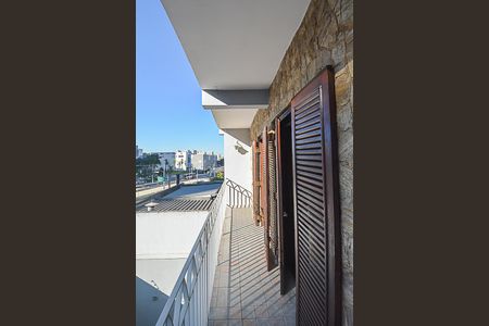 Casa à venda com 250m², 3 quartos e 5 vagas Casa à venda com 250m², 3 quartos e 5 vagasSacada do Quarto 2 e 3