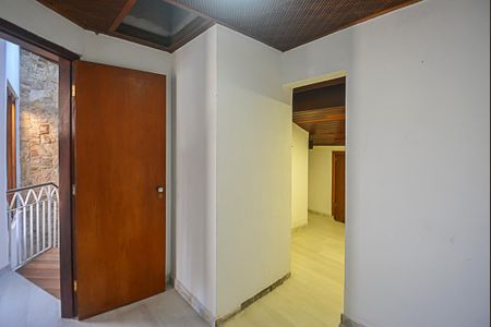 Casa à venda com 250m², 3 quartos e 5 vagas Casa à venda com 250m², 3 quartos e 5 vagasSoton
