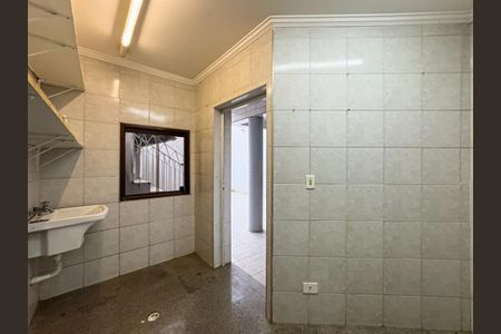 Casa à venda com 250m², 3 quartos e 5 vagasFoto 01