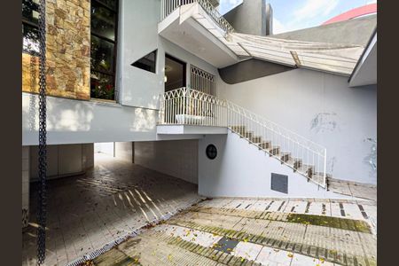 Casa à venda com 250m², 3 quartos e 5 vagasFoto 01