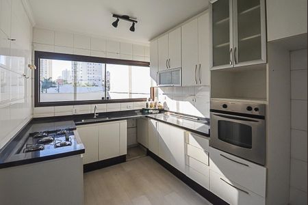 Casa à venda com 250m², 3 quartos e 5 vagas Casa à venda com 250m², 3 quartos e 5 vagasCozinha