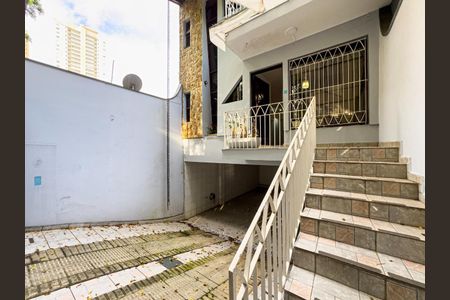 Casa à venda com 250m², 3 quartos e 5 vagasFoto 01