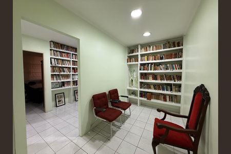 Apartamento para alugar com 73m², 4 quartos e sem vaga