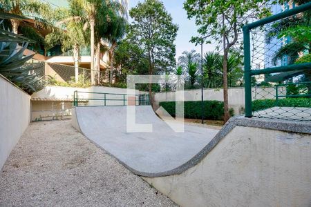 Apartamento à venda com 290m², 4 quartos e 3 vagas Apartamento à venda com 290m², 4 quartos e 3 vagasPista skate