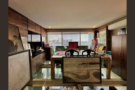 Apartamento à venda com 290m², 4 quartos e 3 vagas Apartamento à venda com 290m², 4 quartos e 3 vagasMezanino