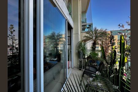 Apartamento à venda com 290m², 4 quartos e 3 vagas Apartamento à venda com 290m², 4 quartos e 3 vagasSacada