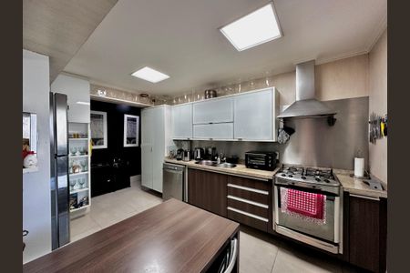 Apartamento à venda com 290m², 4 quartos e 3 vagas Apartamento à venda com 290m², 4 quartos e 3 vagasCozinha