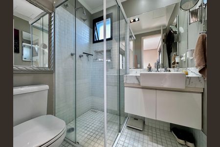 Apartamento à venda com 290m², 4 quartos e 3 vagas Apartamento à venda com 290m², 4 quartos e 3 vagasBanheiro Suíte 2