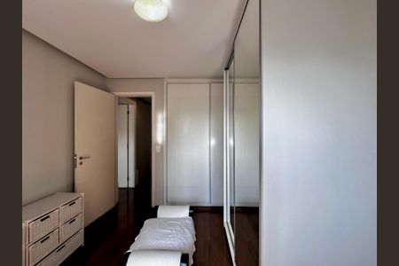 Apartamento à venda com 290m², 4 quartos e 3 vagas Apartamento à venda com 290m², 4 quartos e 3 vagasSuíte 2