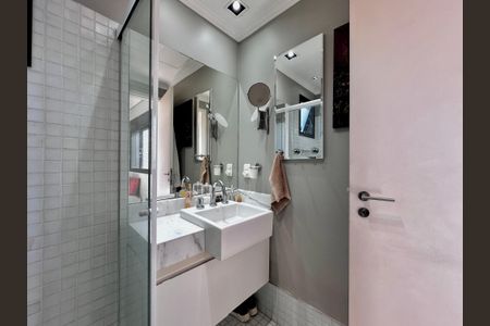 Apartamento à venda com 290m², 4 quartos e 3 vagas Apartamento à venda com 290m², 4 quartos e 3 vagasBanheiro Suíte 2