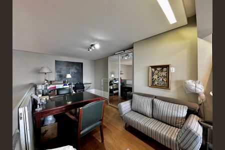 Apartamento à venda com 290m², 4 quartos e 3 vagas Apartamento à venda com 290m², 4 quartos e 3 vagasMezanino