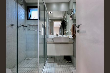 Apartamento à venda com 290m², 4 quartos e 3 vagas Apartamento à venda com 290m², 4 quartos e 3 vagasBanheiro Suíte 2