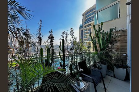 Apartamento à venda com 290m², 4 quartos e 3 vagas Apartamento à venda com 290m², 4 quartos e 3 vagasSacada