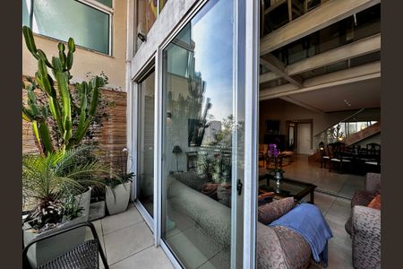 Apartamento à venda com 290m², 4 quartos e 3 vagas Apartamento à venda com 290m², 4 quartos e 3 vagasSacada