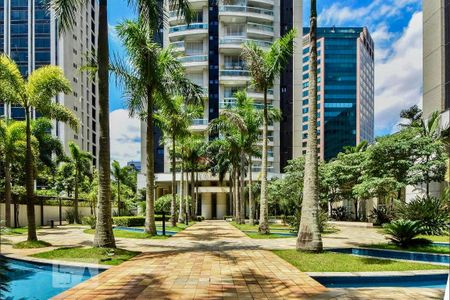 Apartamento à venda com 290m², 4 quartos e 3 vagas Apartamento à venda com 290m², 4 quartos e 3 vagasÁrea comum