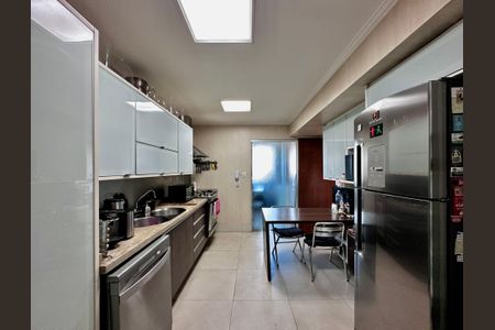 Apartamento à venda com 290m², 4 quartos e 3 vagas Apartamento à venda com 290m², 4 quartos e 3 vagasCozinha