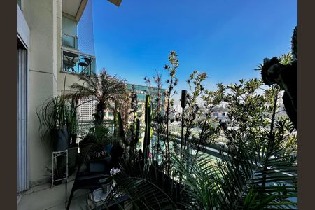 Apartamento à venda com 290m², 4 quartos e 3 vagas Apartamento à venda com 290m², 4 quartos e 3 vagasSacada