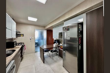 Apartamento à venda com 290m², 4 quartos e 3 vagas Apartamento à venda com 290m², 4 quartos e 3 vagasCozinha