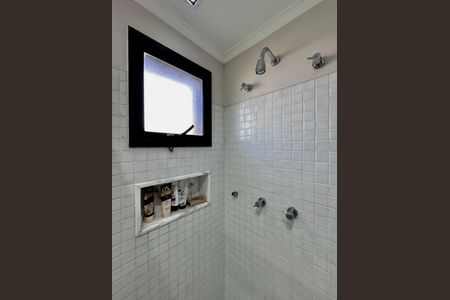 Apartamento à venda com 290m², 4 quartos e 3 vagas Apartamento à venda com 290m², 4 quartos e 3 vagasBanheiro Suíte 1